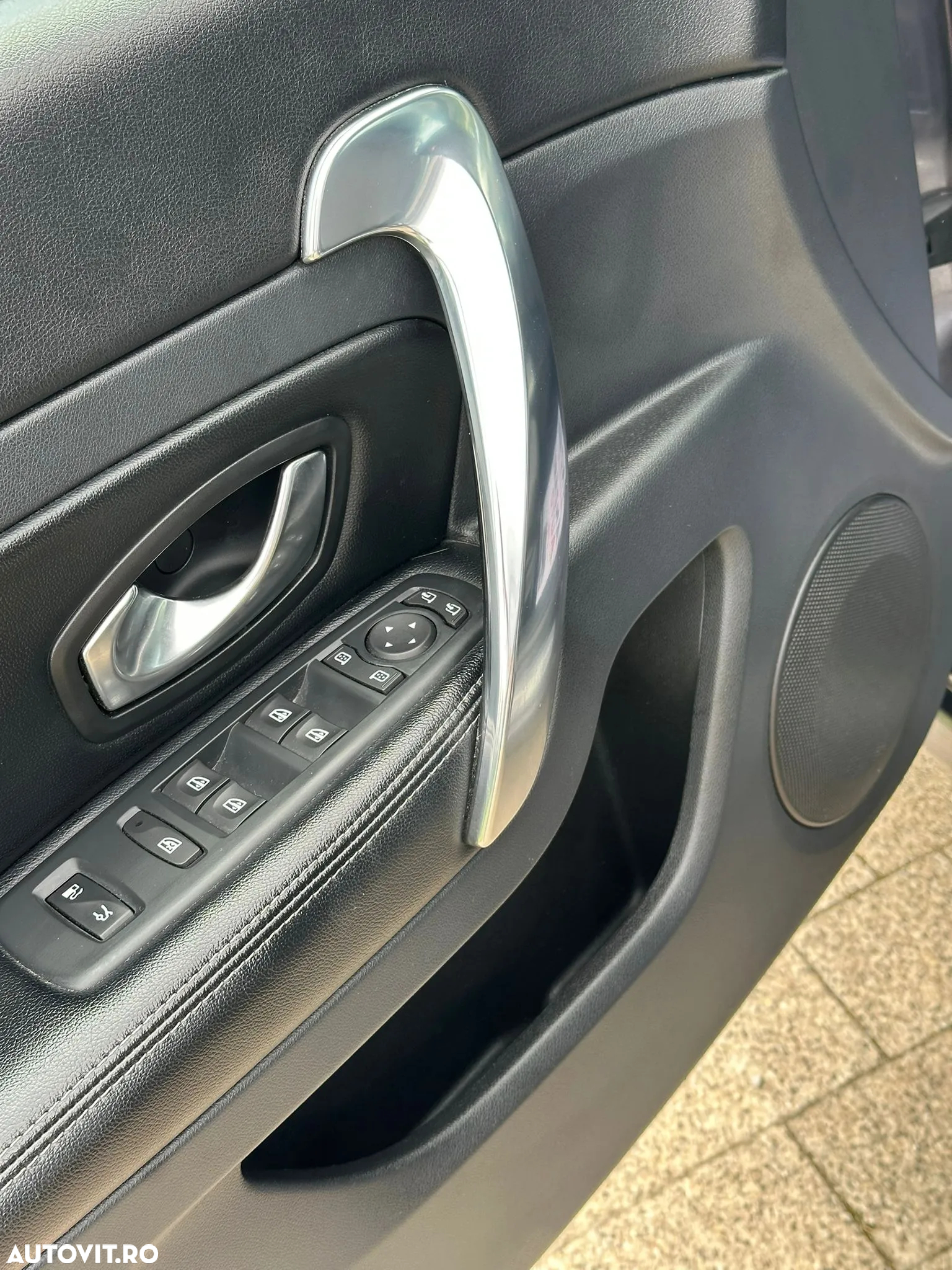 Renault Latitude 2.0 dCi Luxury - 16