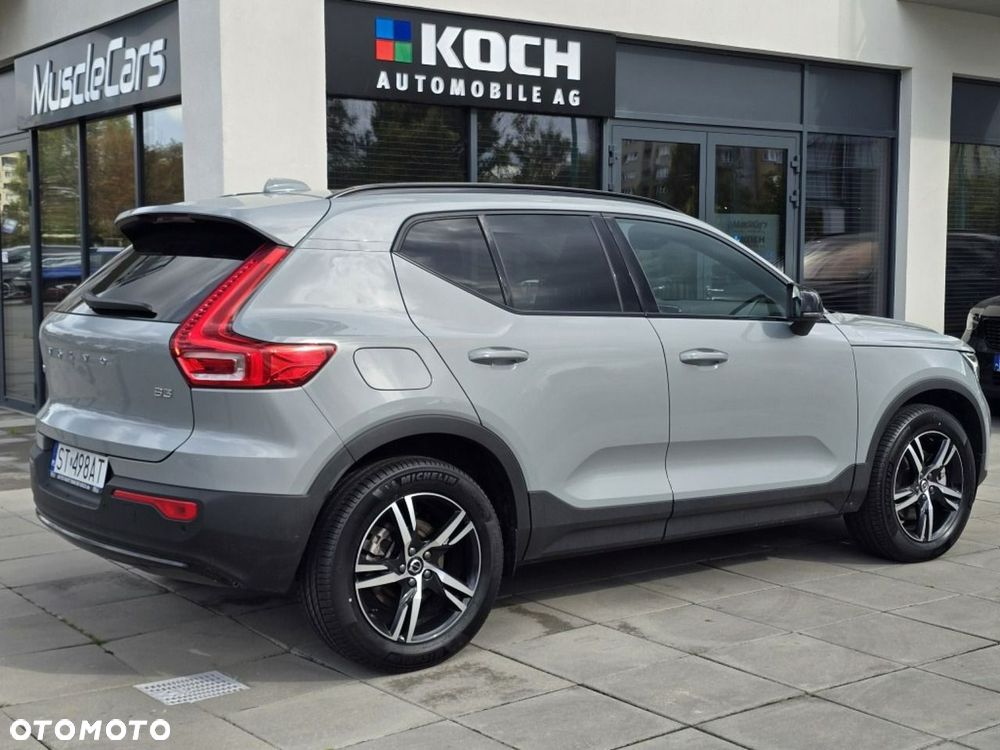 Volvo XC 40 B3 Plus Dark - 4