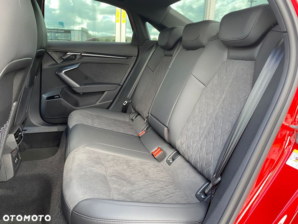 Audi RS3 Limousine - 14