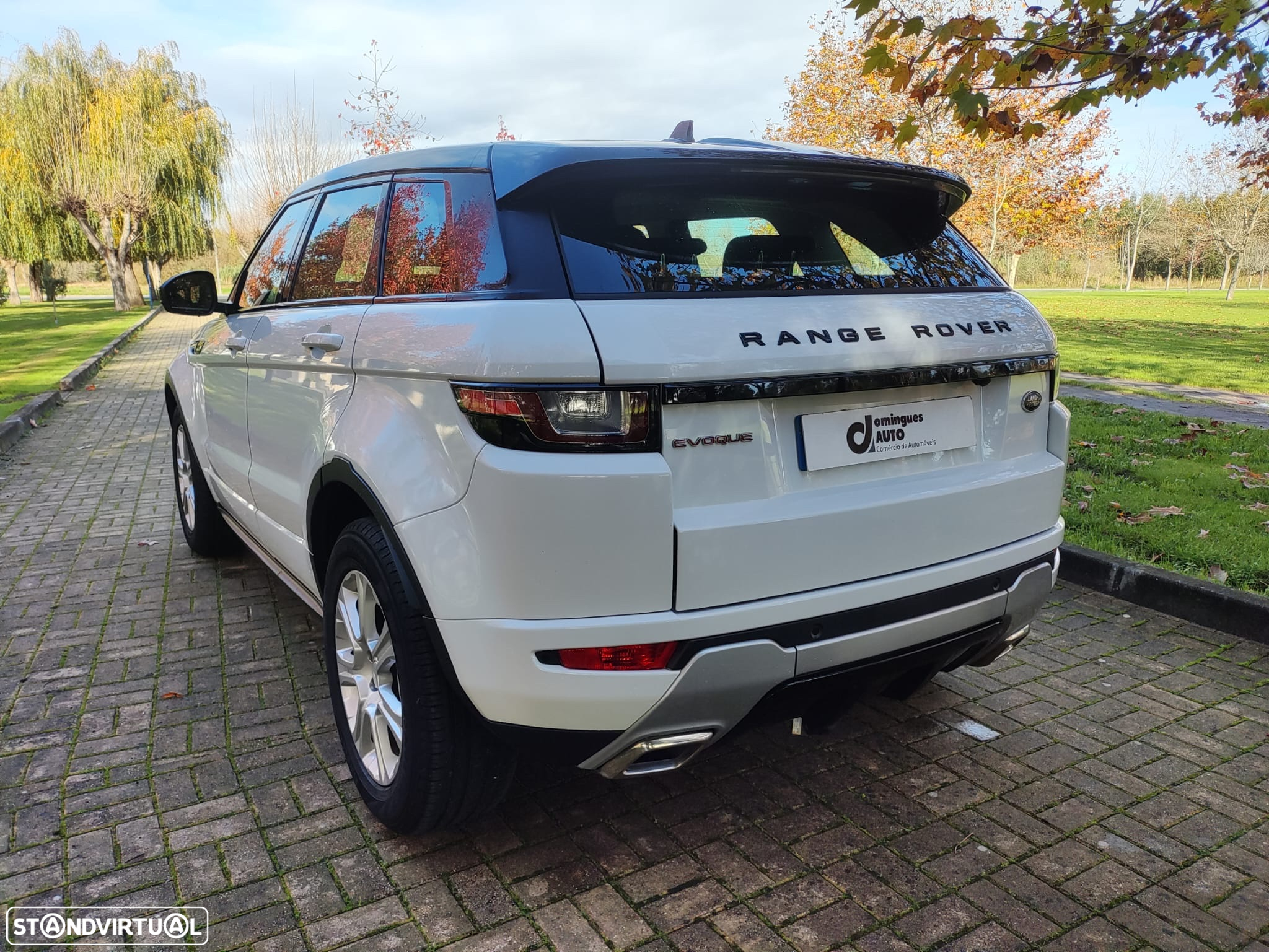 Land Rover Range Rover Evoque 2.0 TD4 SE Dynamic Auto - 11