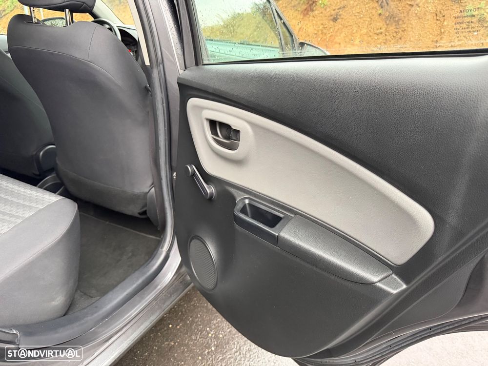 Toyota Yaris 1.0 VVT-i Comfort - 52