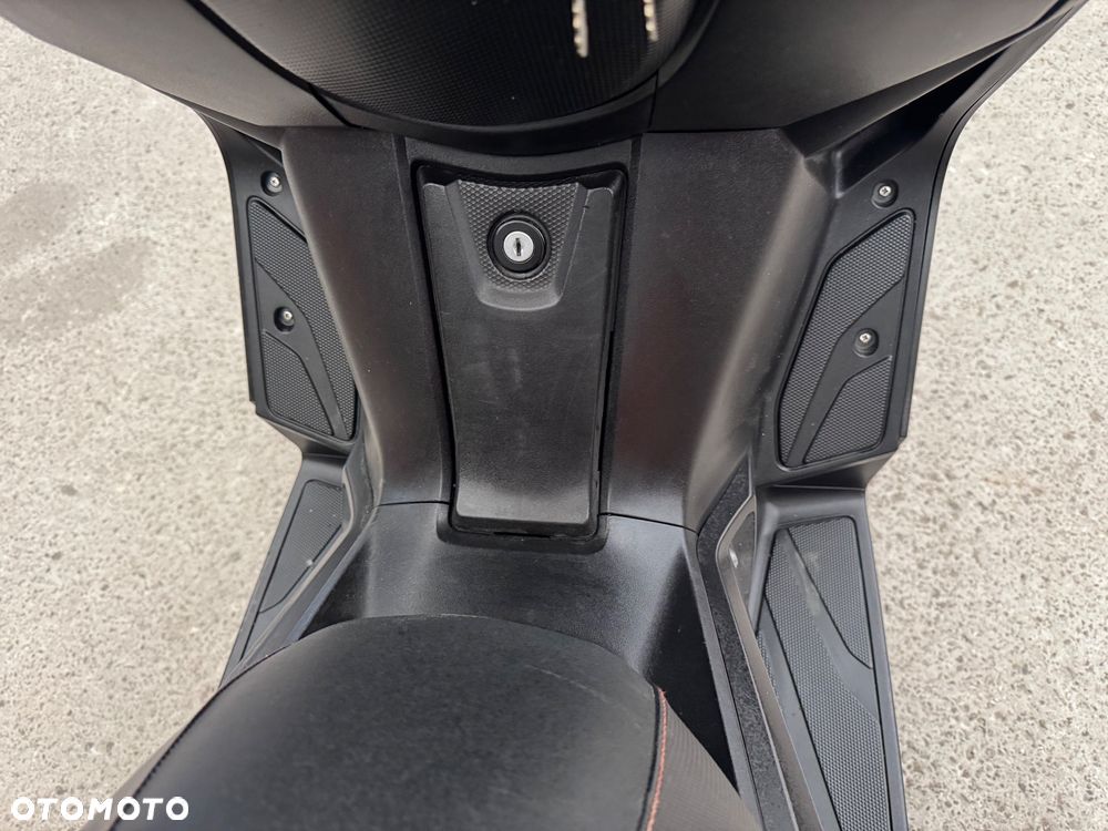 Yamaha X-max - 27