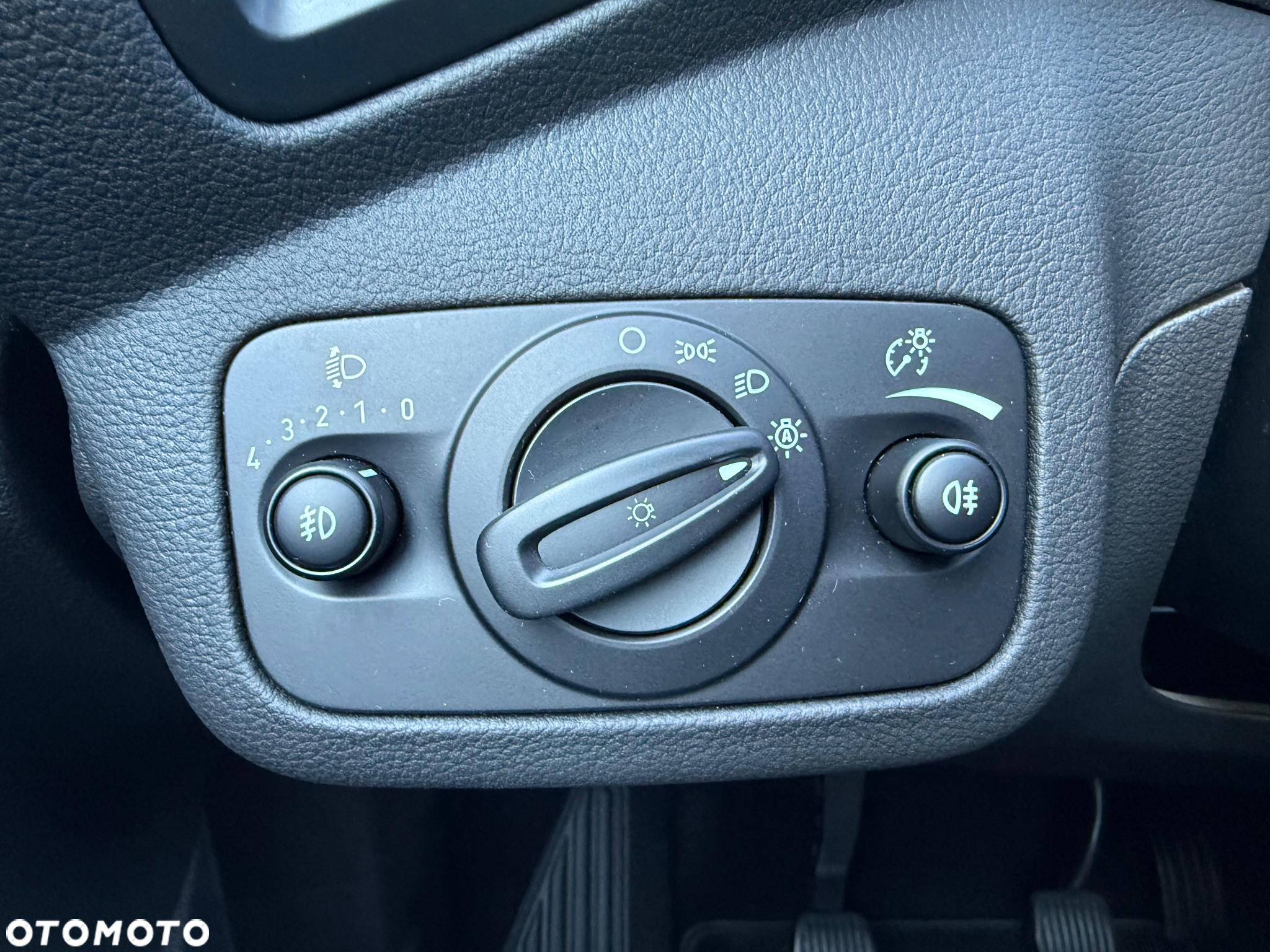 Ford Kuga 1.5 EcoBoost 2x4 Titanium - 25