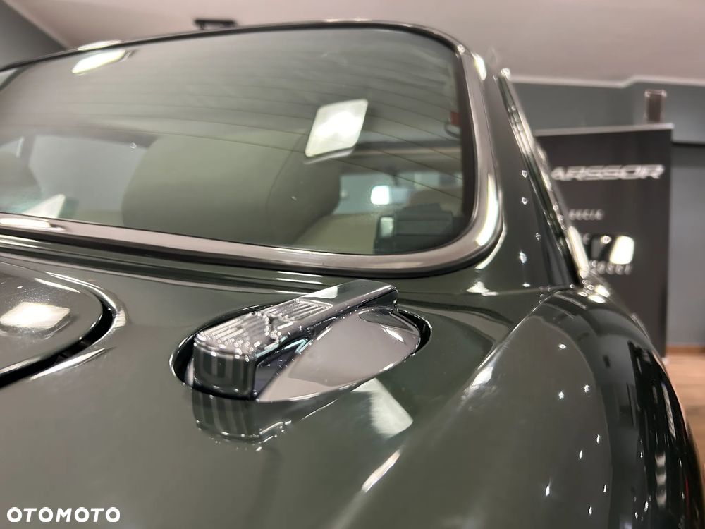 Jaguar XJ - 25