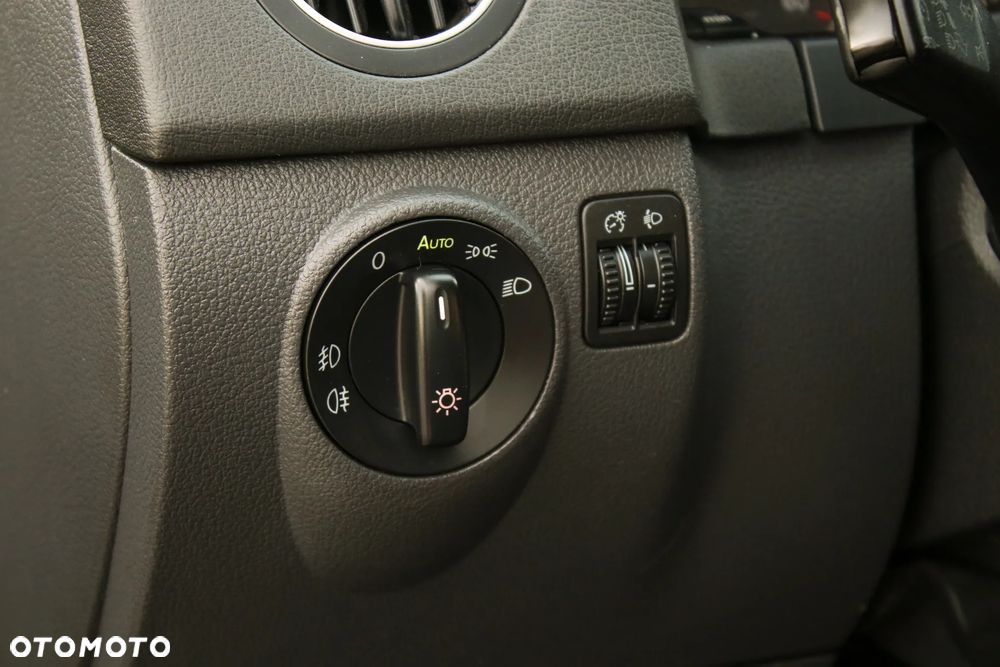 Volkswagen Golf Plus 2.0 TDI DPF United - 28