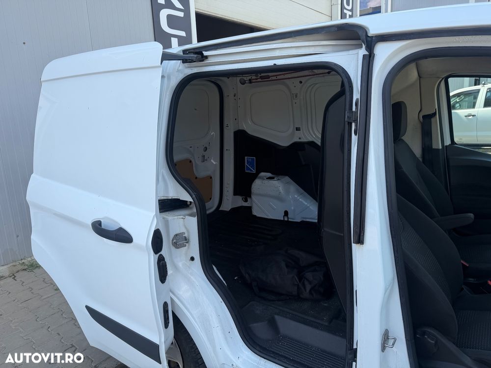 Ford Courier - 4