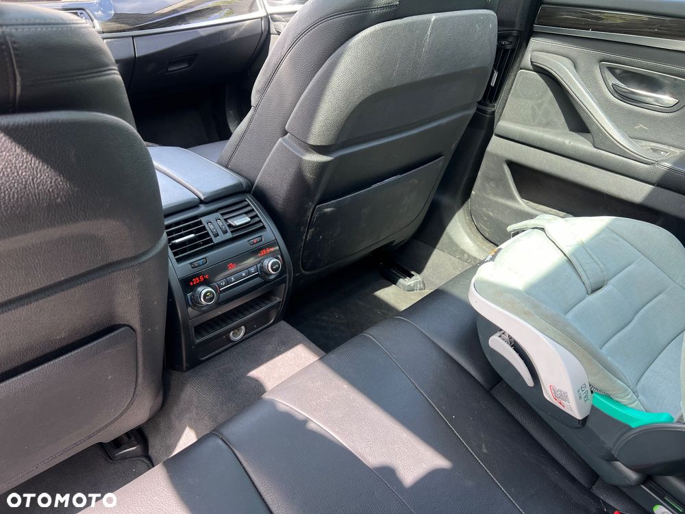 BMW Seria 5 525d Luxury Line - 13