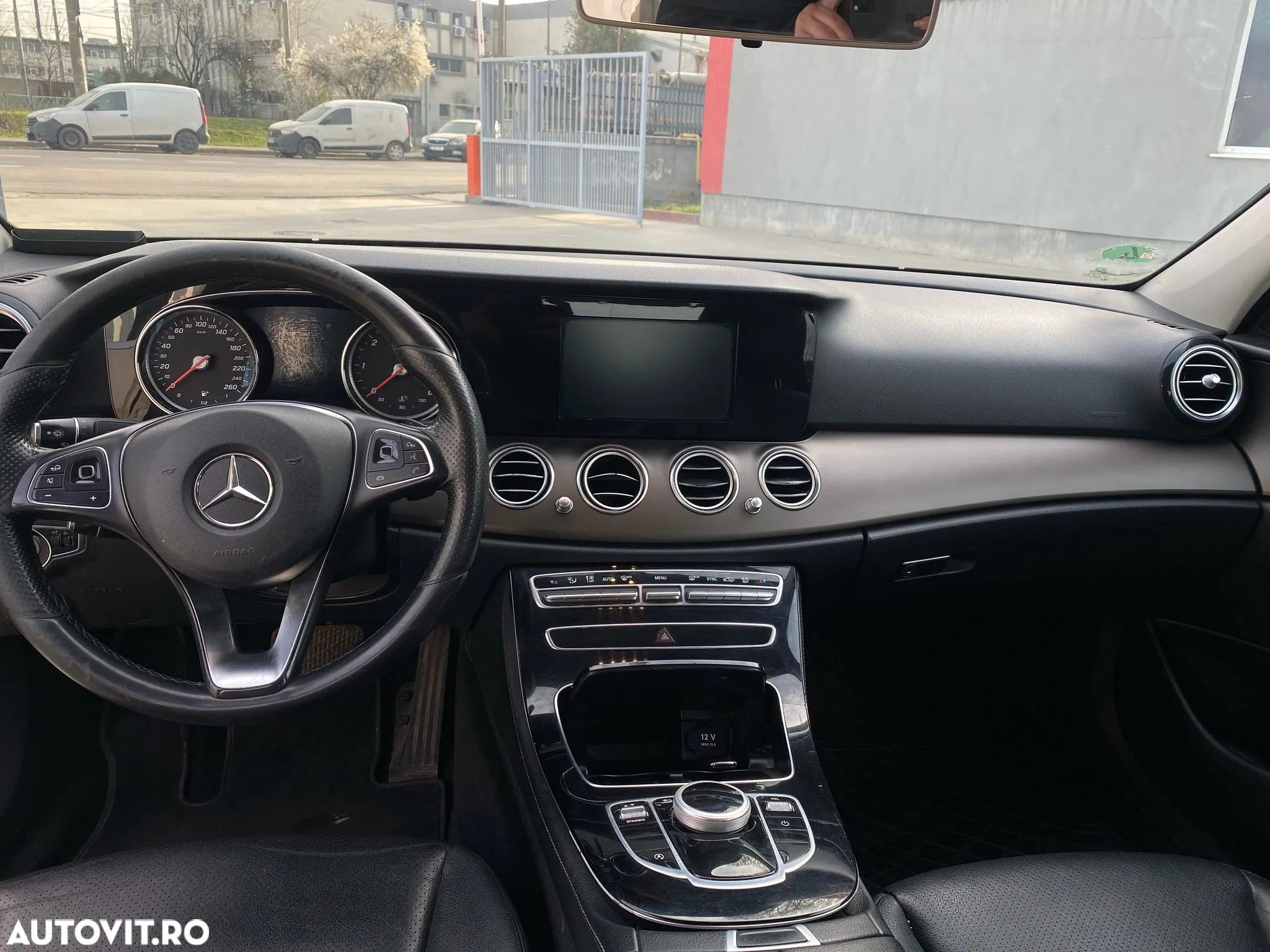 Mercedes-Benz E 200 d 9G-TRONIC Avantgarde - 4