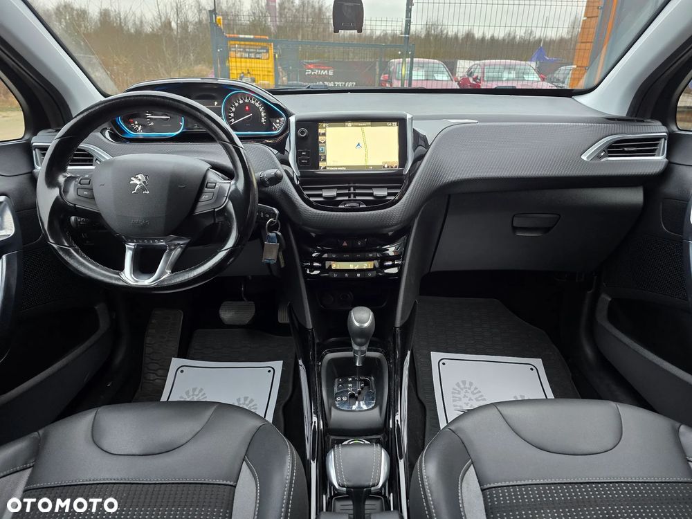 Peugeot 2008 1.2 Pure Tech Allure S&S EAT6 - 20