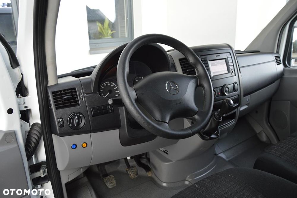 Mercedes-Benz Sprinter - 15