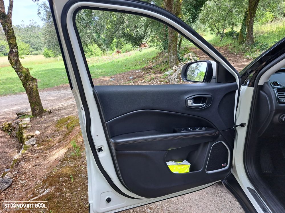 Jeep Compass 1.6 M-Jet Limited - 17