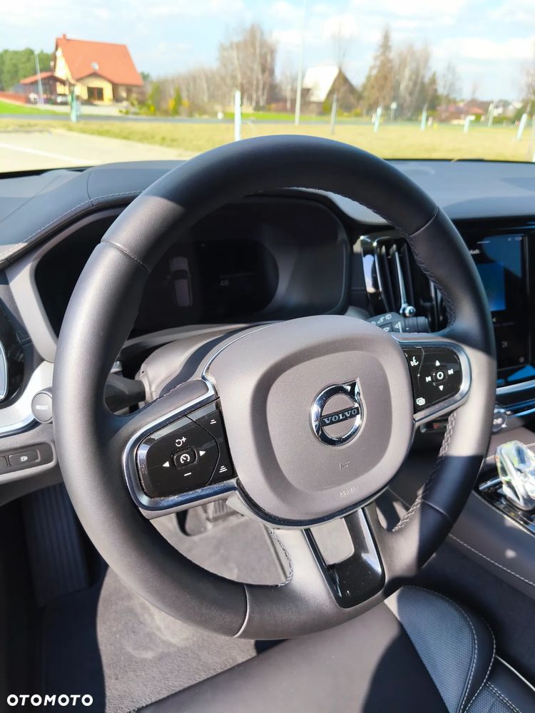 Volvo V60 T8 AWD Plus Dark - 21