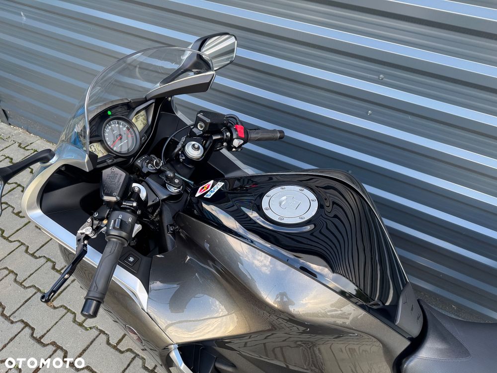 Honda VFR - 7