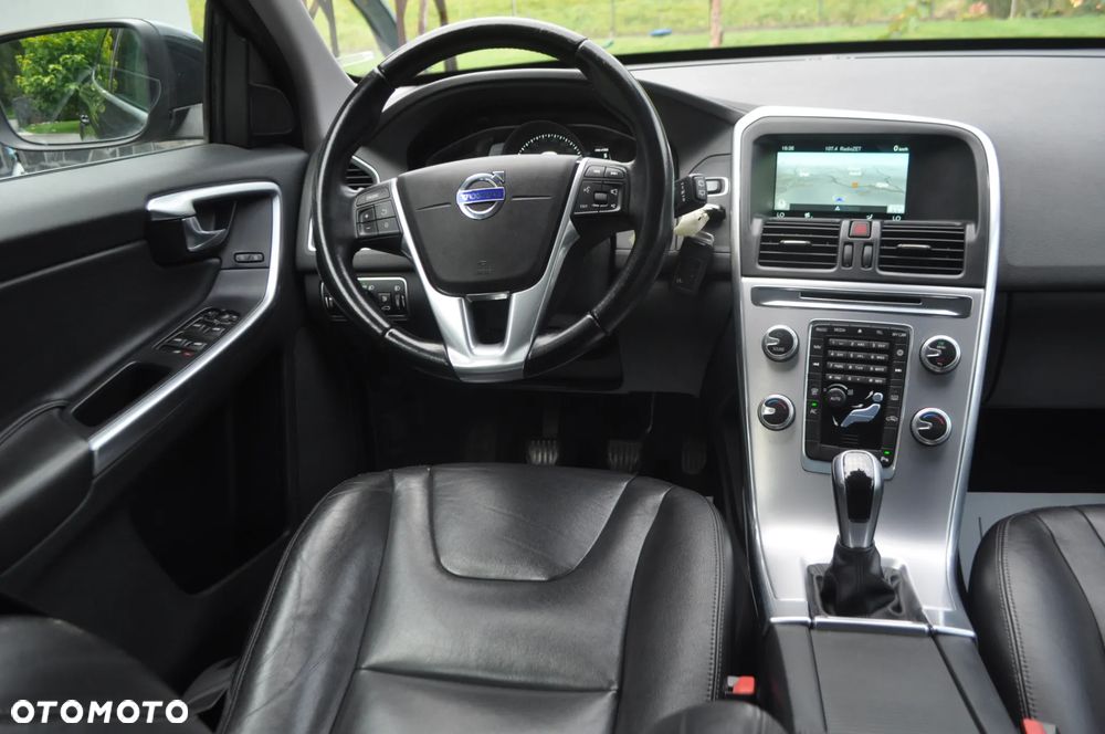 Volvo XC 60 D3 Momentum - 25