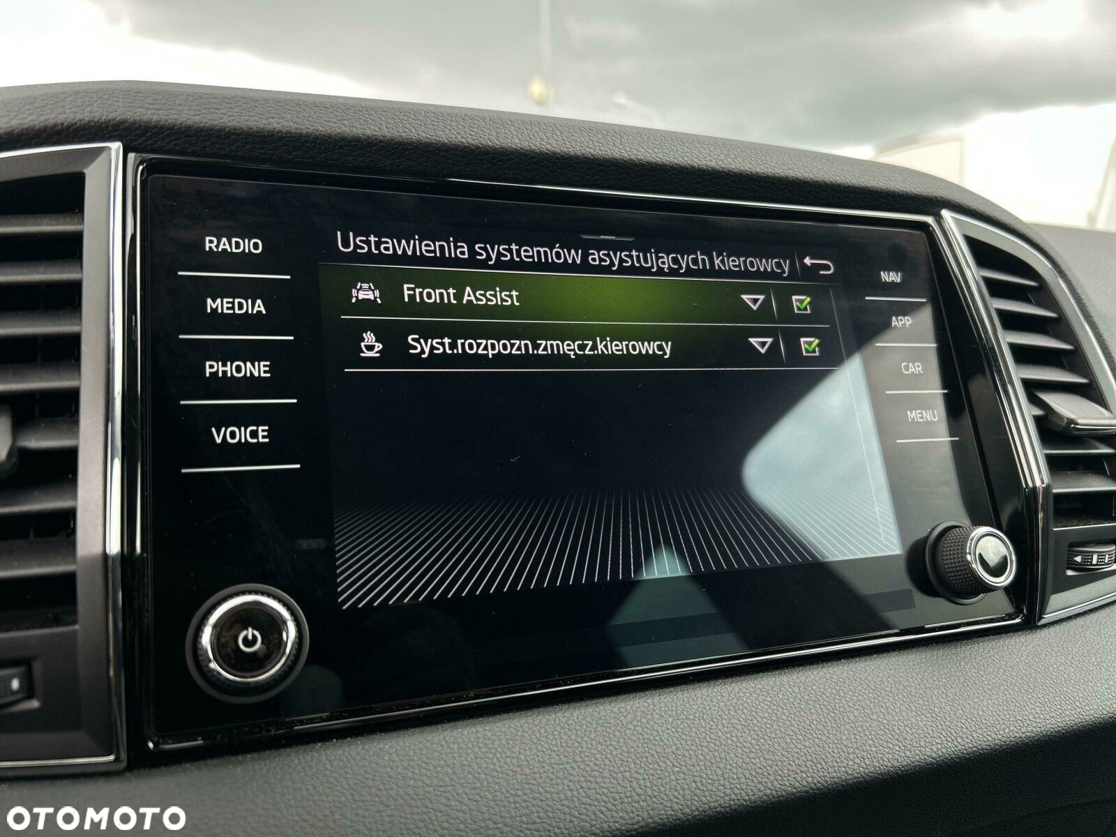 Skoda Karoq 1.5 TSI ACT 4x2 Style DSG - 21