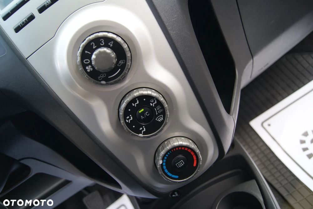 Toyota Yaris 1.0 Luna A/C - 24