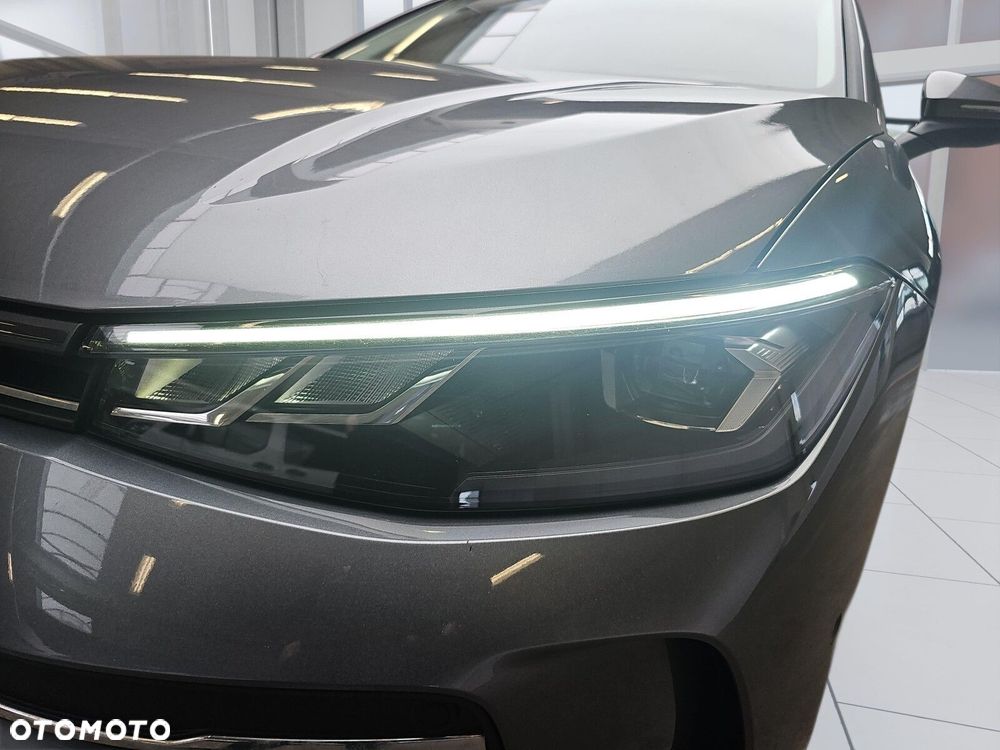 Volkswagen Passat - 33