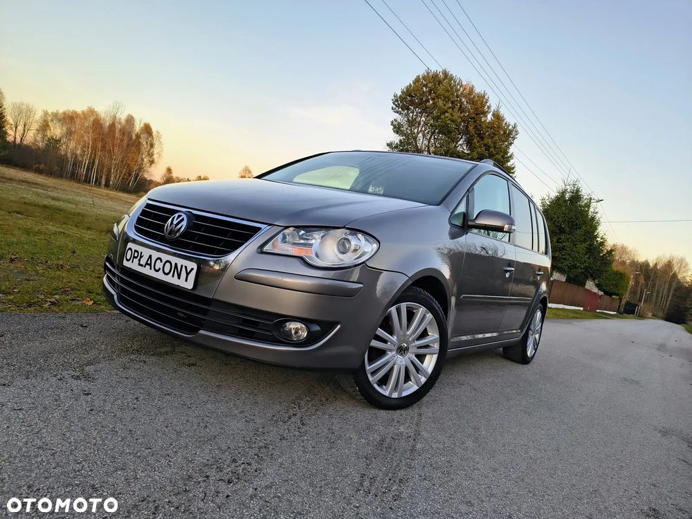 Volkswagen Touran - 1