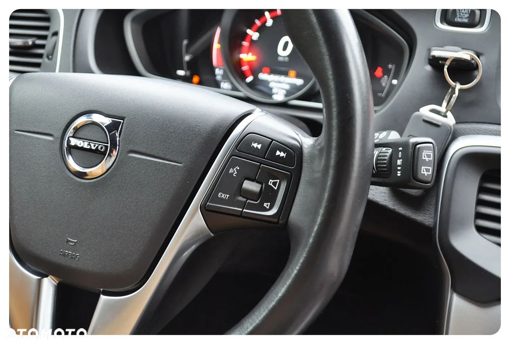 Volvo V40 T3 Inscription - 33
