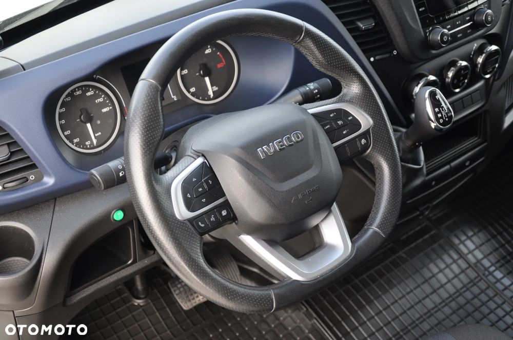 Iveco DAILY 156KM AUTOMAT CHŁODNIA IZOTERMA KRAJOWE BEZWYPADKOWE - 24