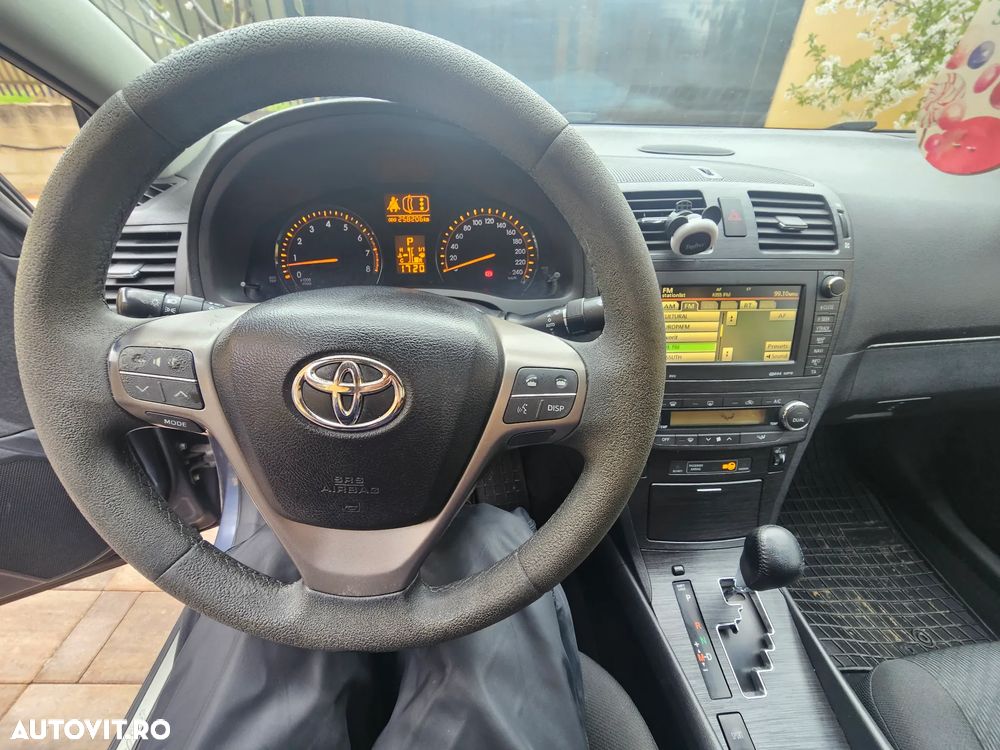 Toyota Avensis 1.8 Multidrive Edition - 10