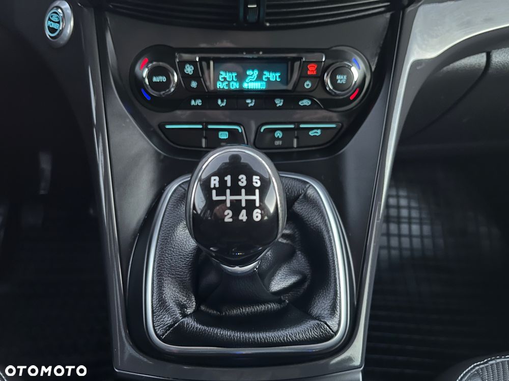 Ford Kuga 1.6 EcoBoost 2x4 Titanium - 15