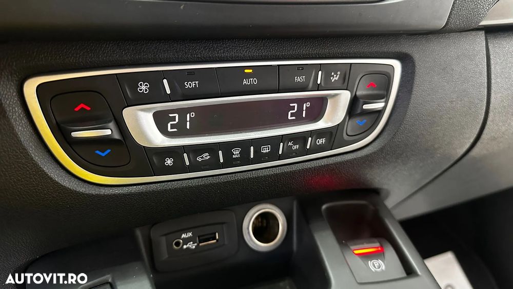 Renault Grand Scenic - 17