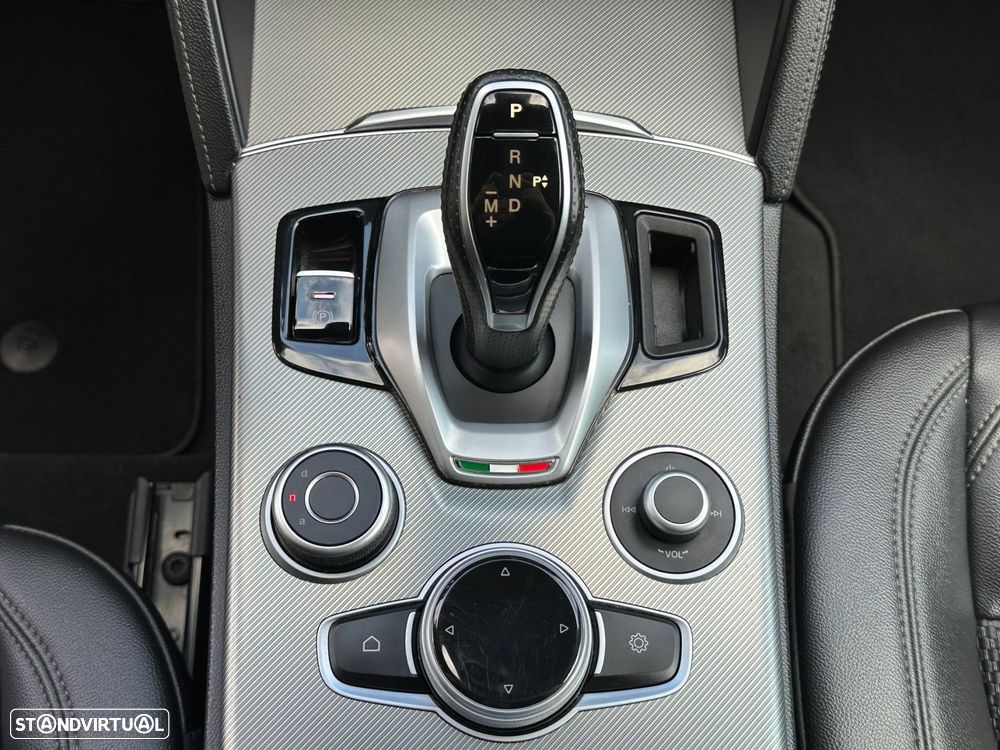 Alfa Romeo Stelvio 2.2 D Sprint Q4 AT8 - 16