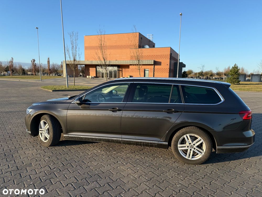 Volkswagen Passat - 8