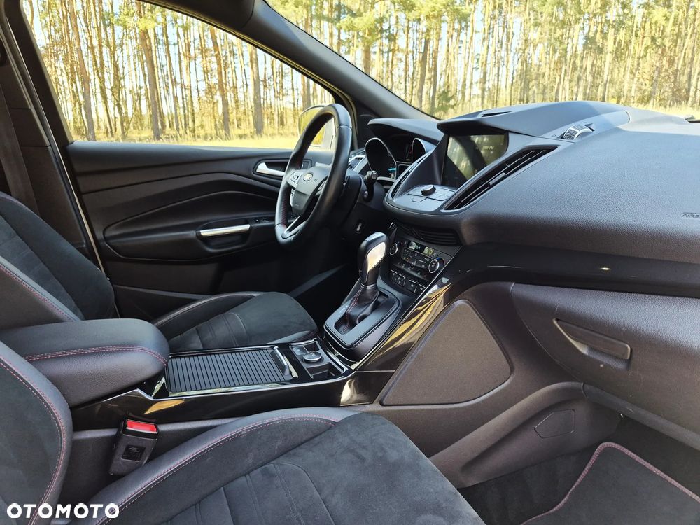 Ford Kuga 2.0 TDCi 4x4 ST-Line - 14