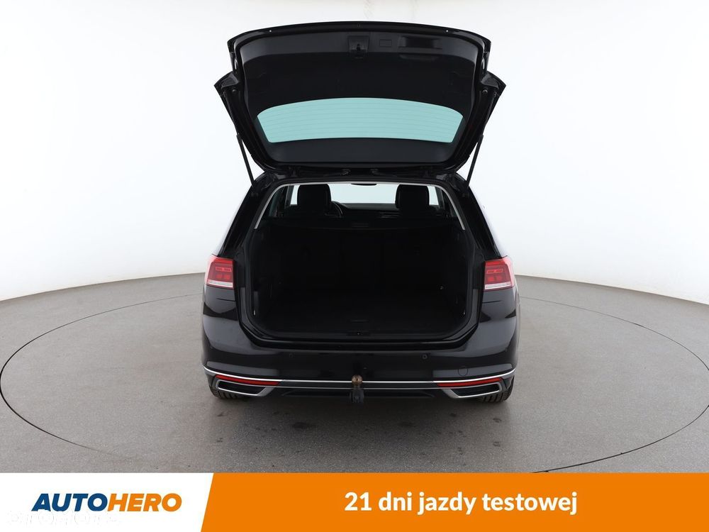 Volkswagen Passat - 16