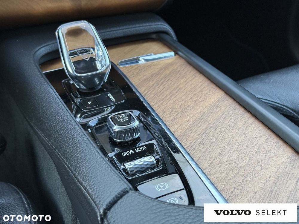 Volvo XC 90 - 22