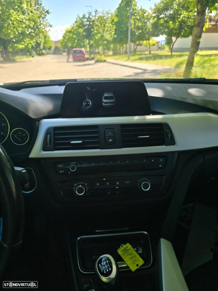 BMW 316 d Sport Line - 15