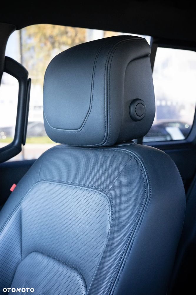 Land Rover Defender 110 D250 X-Dynamic HSE - 25