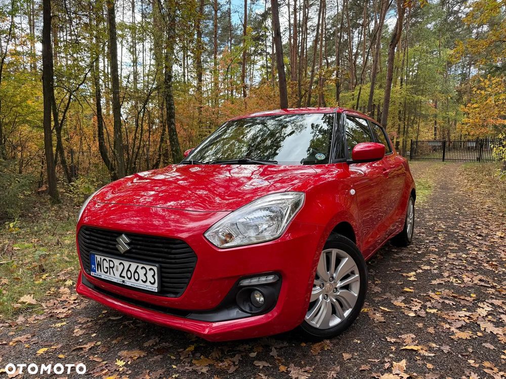 Suzuki Swift 1.2 Premium Plus CVT - 1