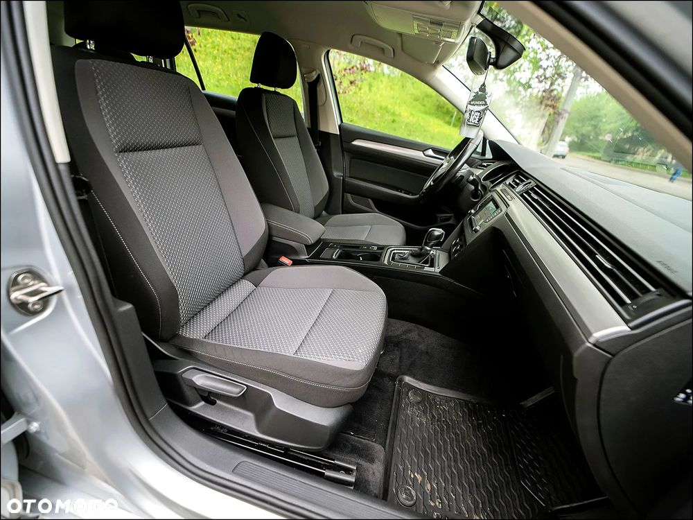 Volkswagen Passat - 17