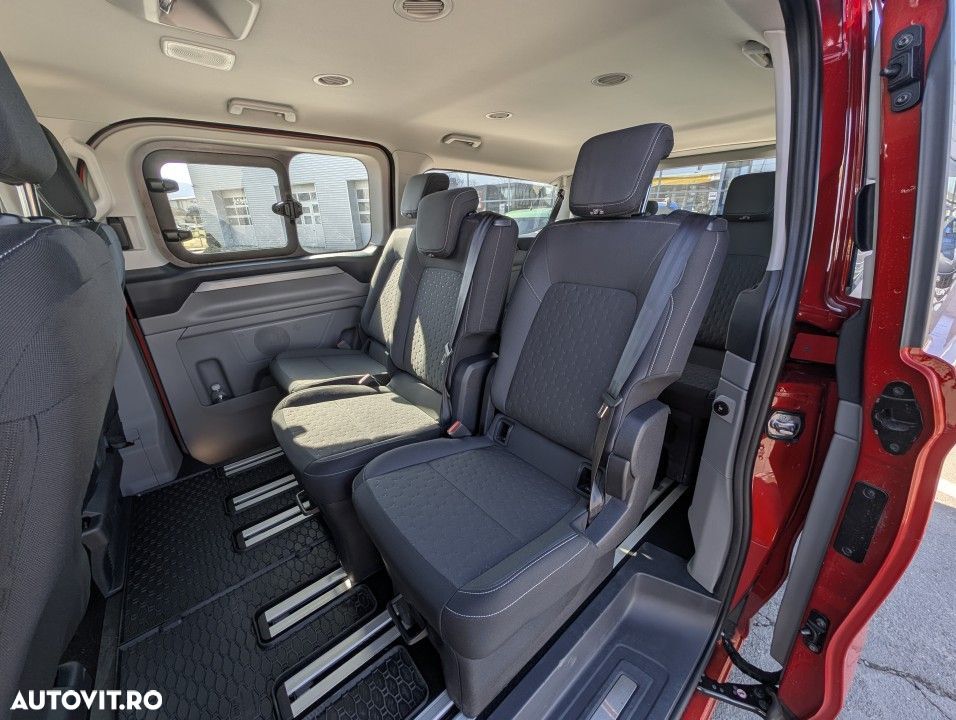 Ford Tourneo Custom - 22