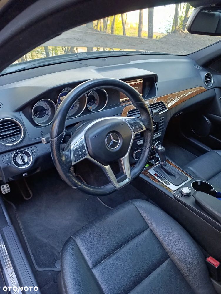 Mercedes-Benz Klasa C 350 Elegance 4-Matic - 13