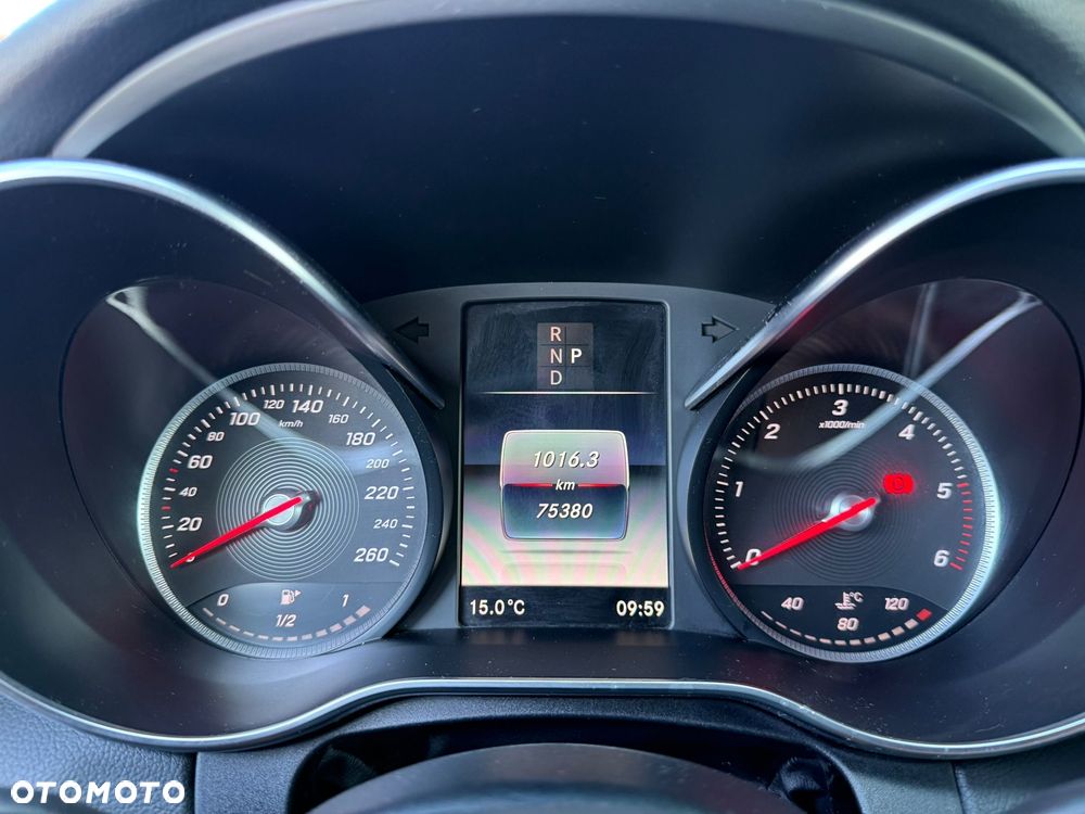Mercedes-Benz Klasa C 220 d 4-Matic 9G-TRONIC - 15