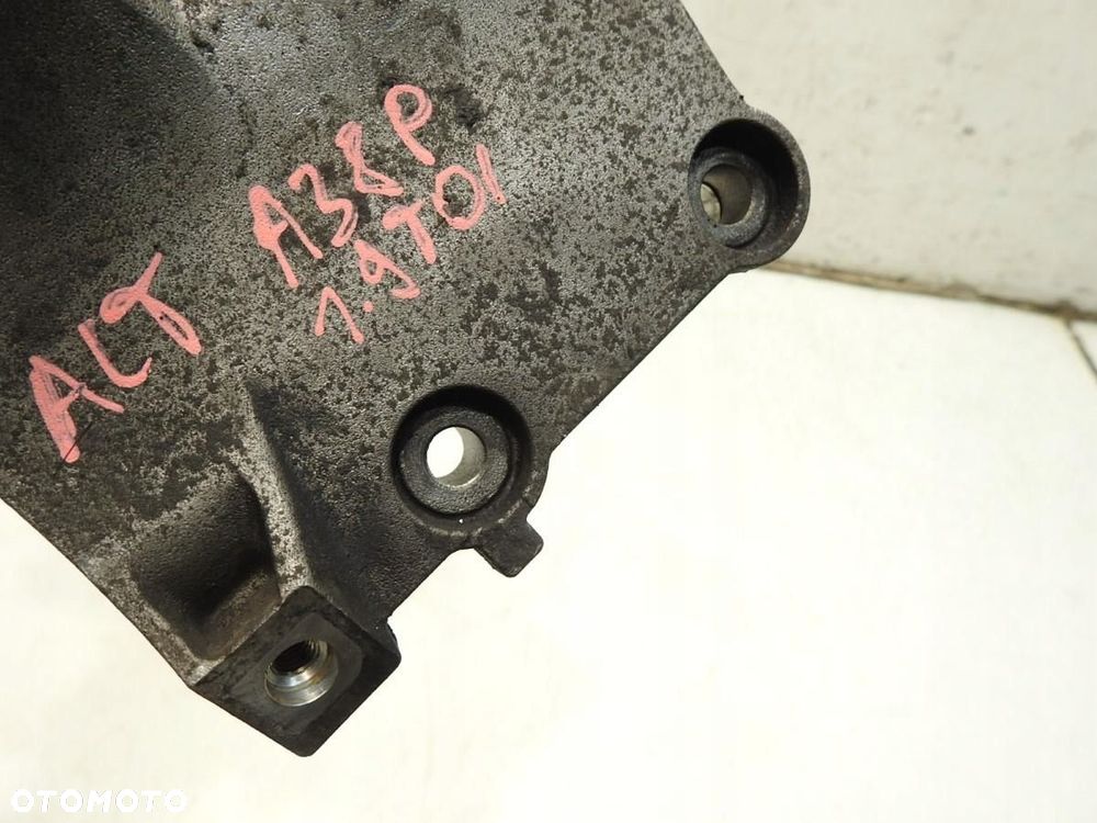ŁAPA PODSTAWA ALTERNATORA AUDI A3 8P 1.9 TDI 03G903143A - 2