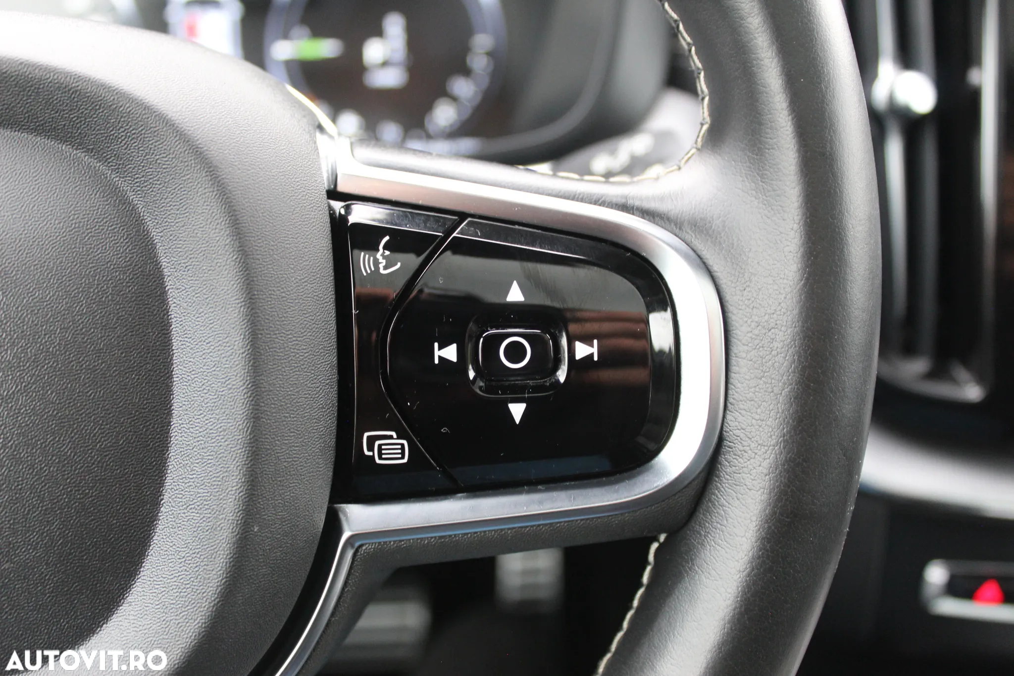Volvo XC 60 T8 Twin Engine AWD Geartronic RDesign - 18
