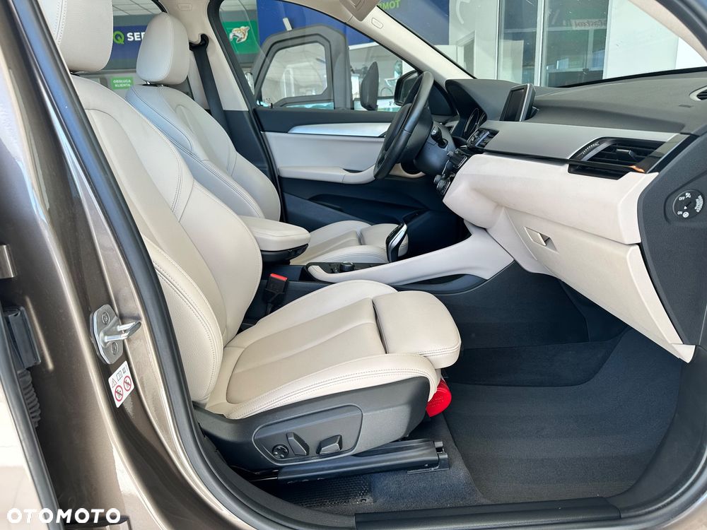 BMW X1 sDrive18i GPF xLine - 10