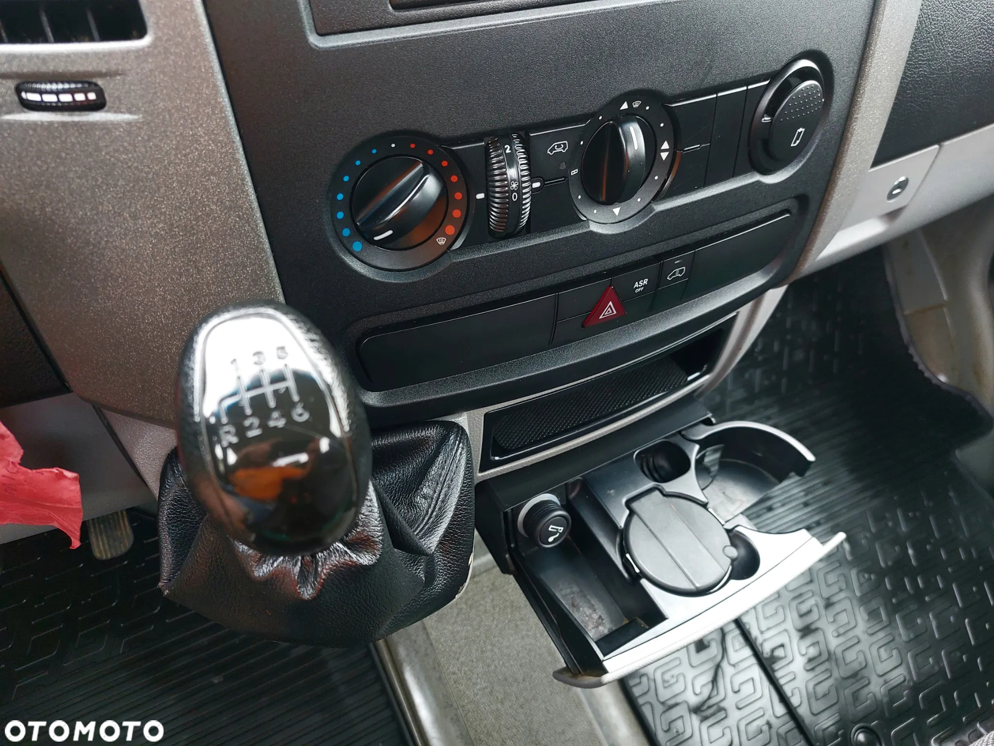 Mercedes-Benz Sprinter - 36