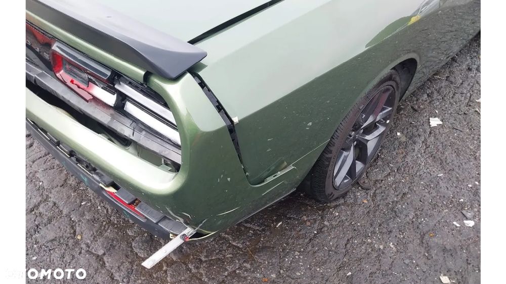 Dodge Challenger - 11