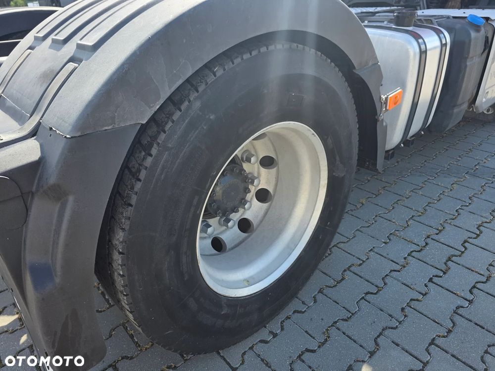 Volvo FM 2015 standard hydraulika lekki 6656 kg - 15