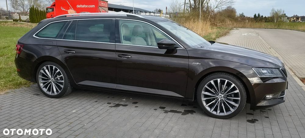 Skoda Superb 2.0 TDI L&K DSG - 9