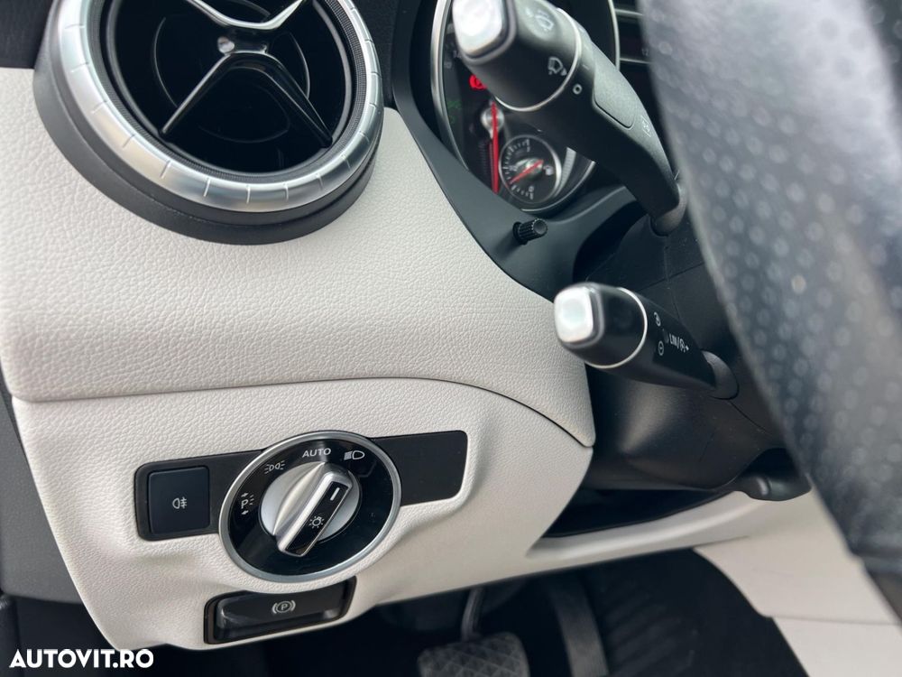 Mercedes-Benz CLA 200 d 7G-DCT Urban - 24