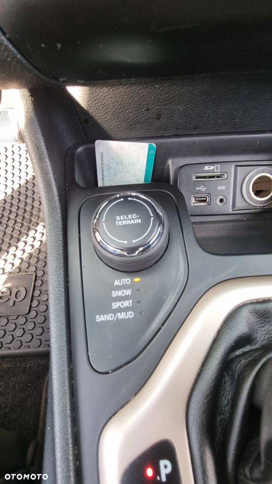 Jeep Cherokee 2.0 MJD Active Drive II Limited - 37