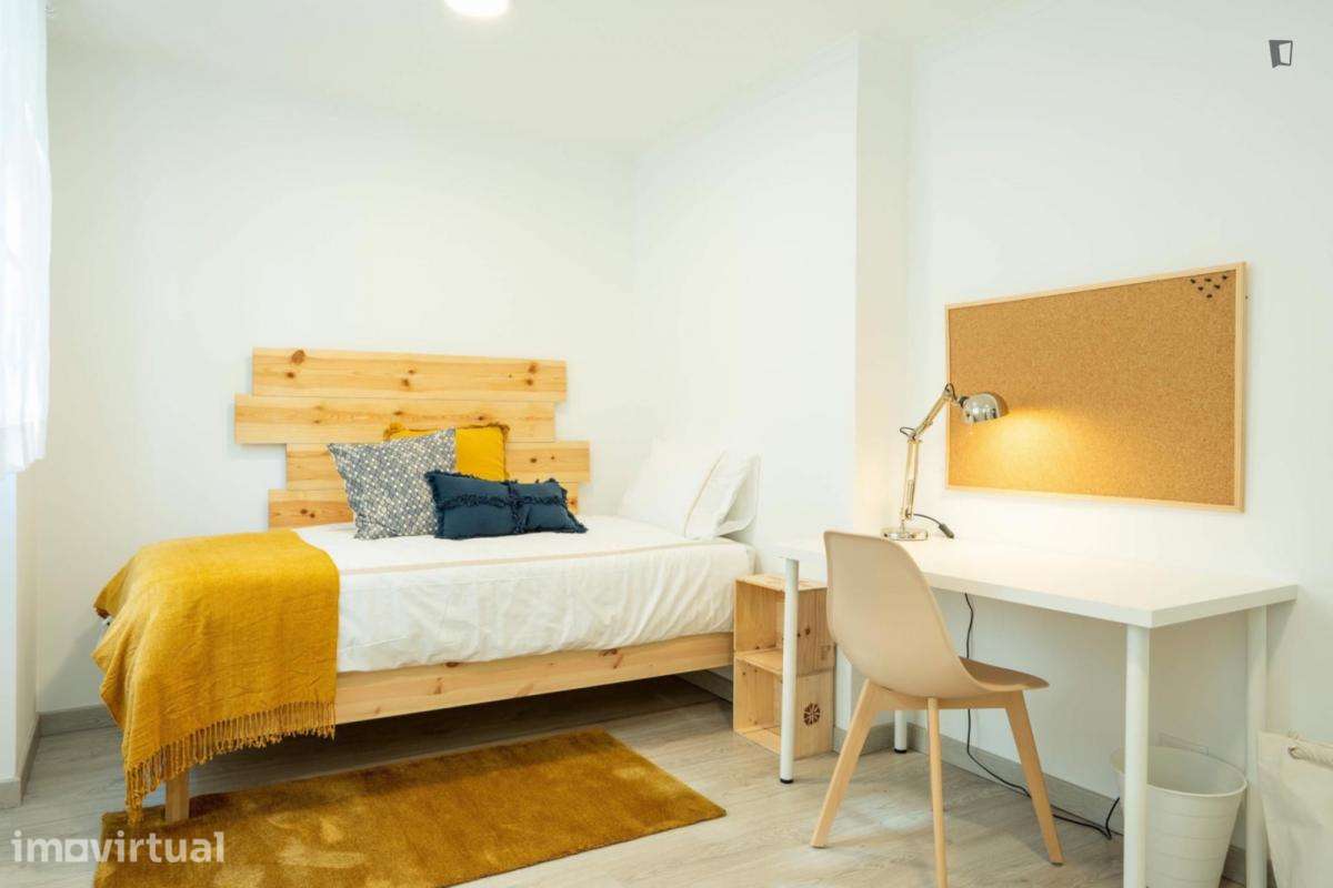 Quarto - localizado em Oeiras Lisbon - Grande imagem: 5/18