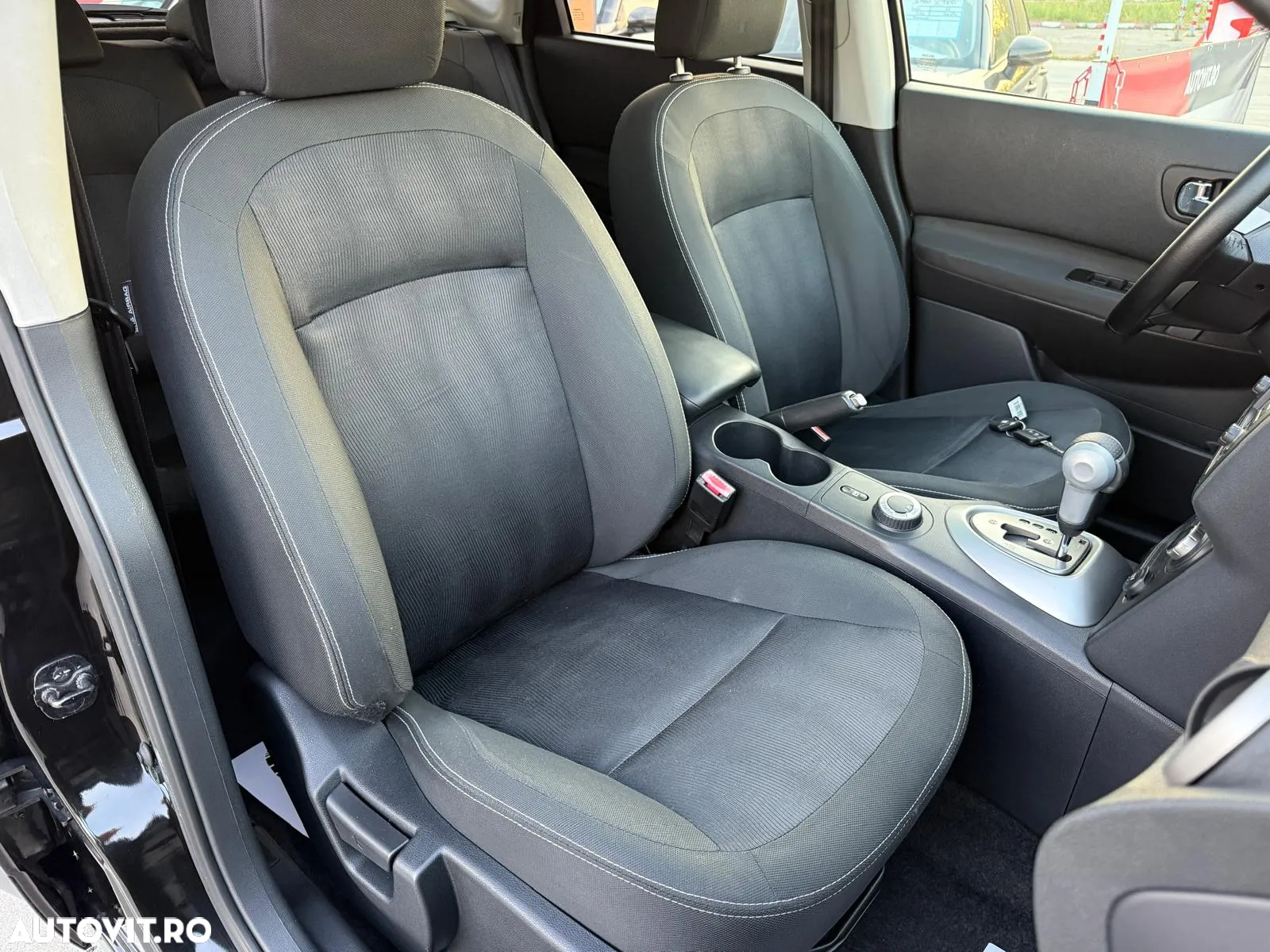 Nissan Qashqai 2.0 dCi DPF 4x4 Aut tekna - 17